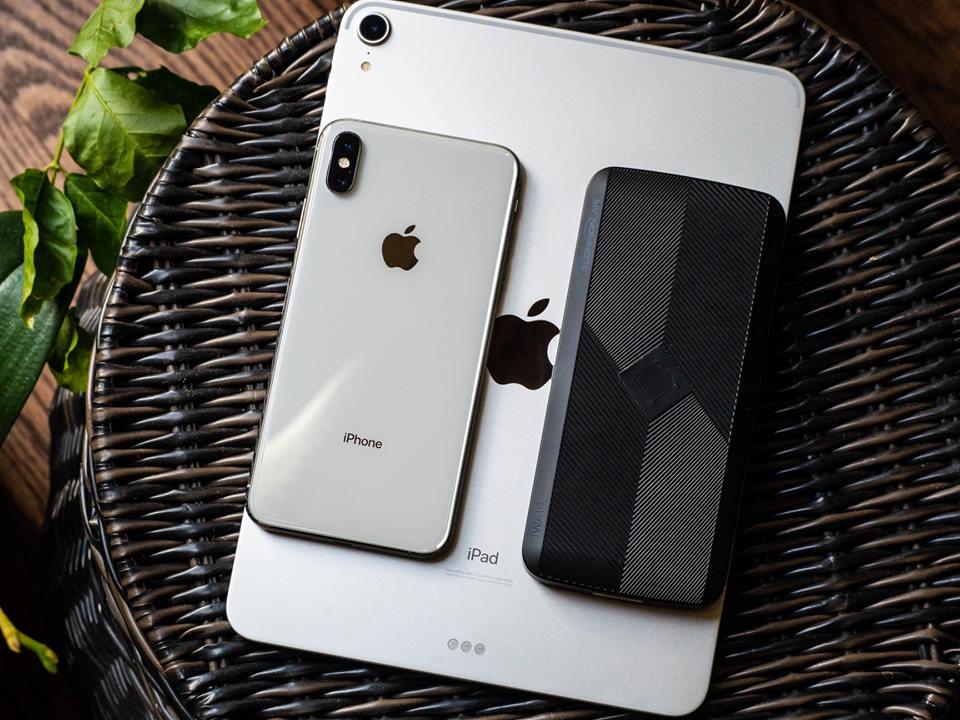 iWalk Scorpion Air 8000mAh Wireless Power Bank - Black