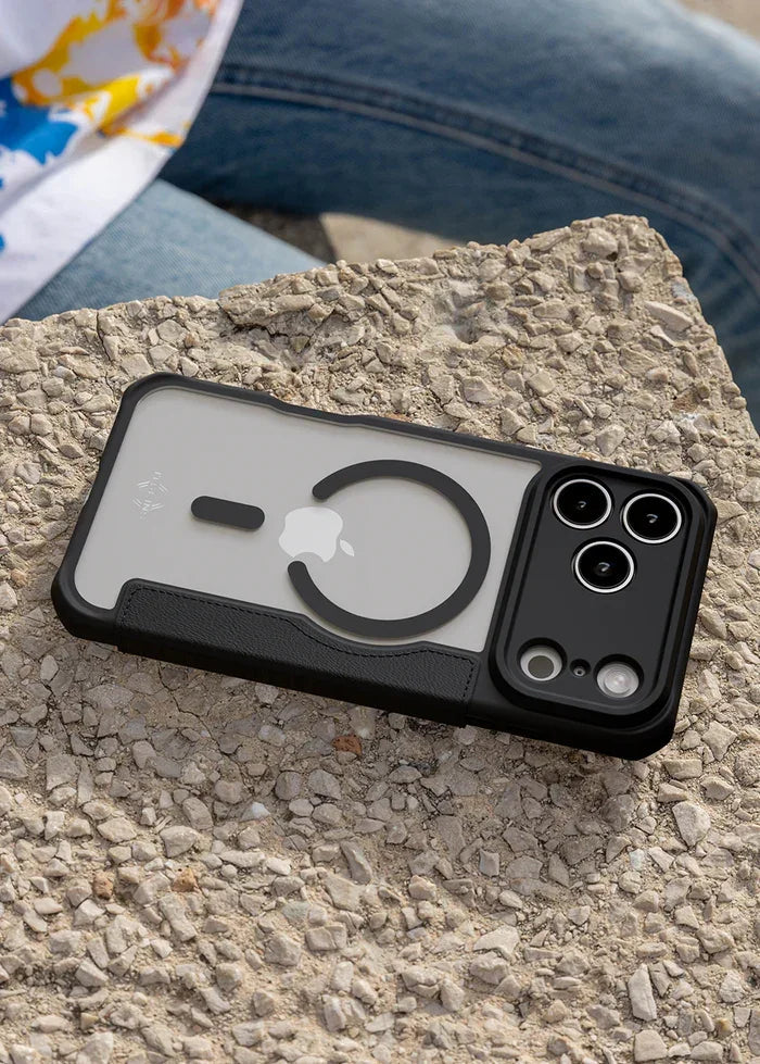 iPhone 17 Pro Max, Itskins Hybrid Folio Magsafe Book Case, Black