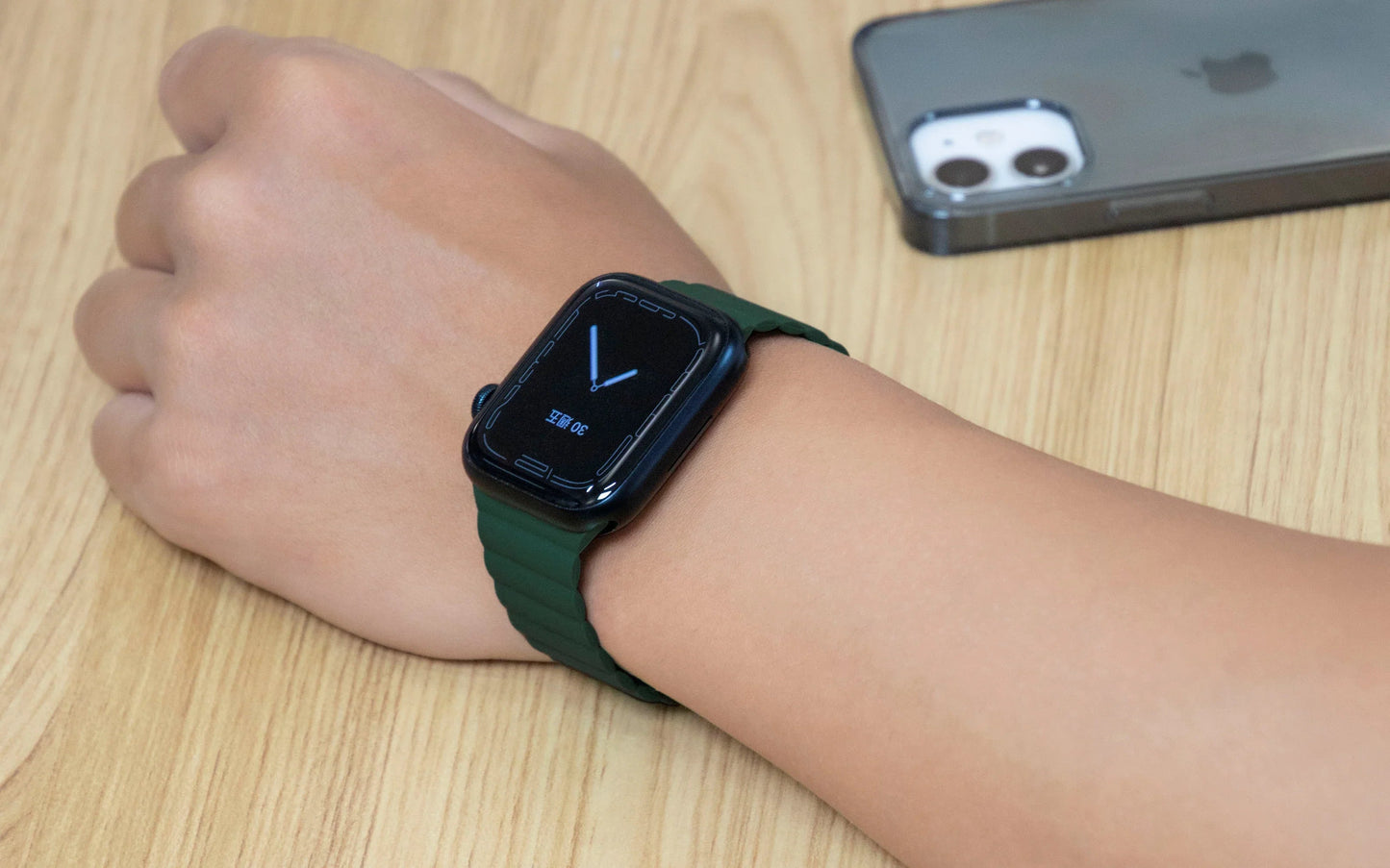 Apple Watch 49/46/45/44mm Torrii Saturn Silicone Magnetic Belt - Forest Green